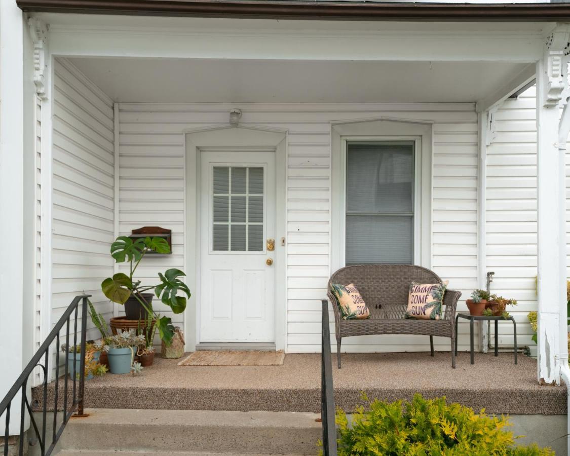 Sunroom On Maple Picton Exterior foto